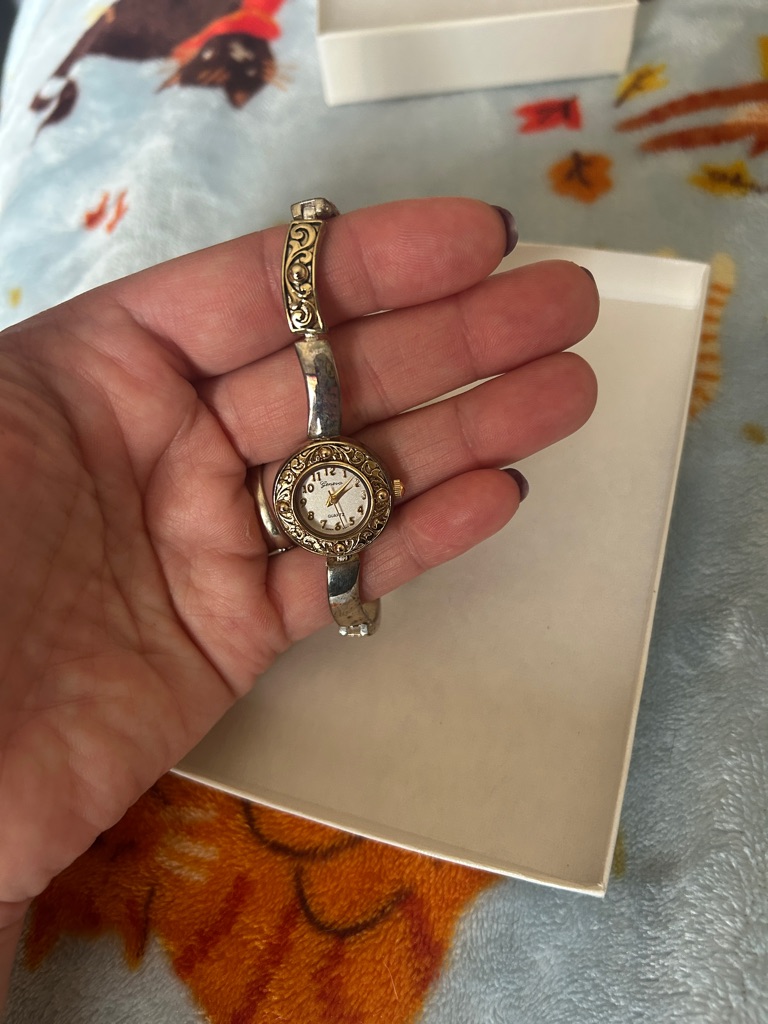 Vintage Geneva Quartz Wristwatch